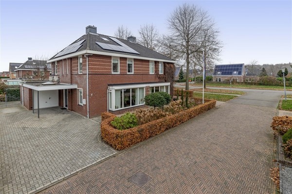 Te koop: Moderne en goed onderhouden 2/1 kapwoning gelegen in fijne wijk de Golflaan !